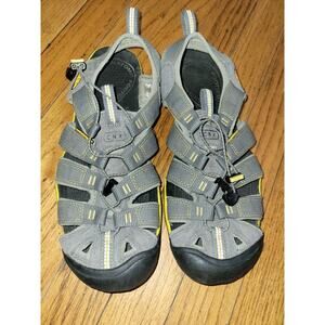 Keen Sandals Mens 10 Clearwater CNX Fisherman gray Comfort Yellow